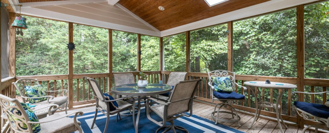 Exploring the Best Restaurants Listed on East Wall Restaurant Houston